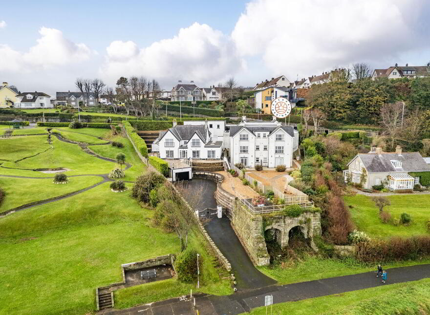 2 Glencairn, 113 Glenarm Road, Larne, BT40 1EE
