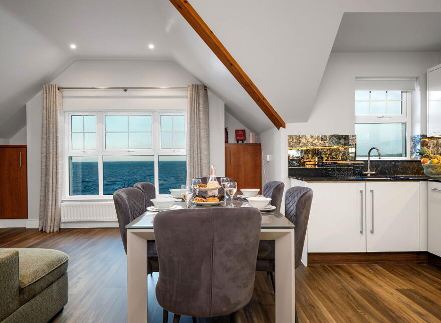 2 Glencairn, 113 Glenarm Road, Larne, BT40 1EE
