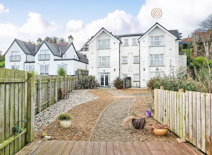 2 Glencairn, 113 Glenarm Road, Larne, BT40 1EE