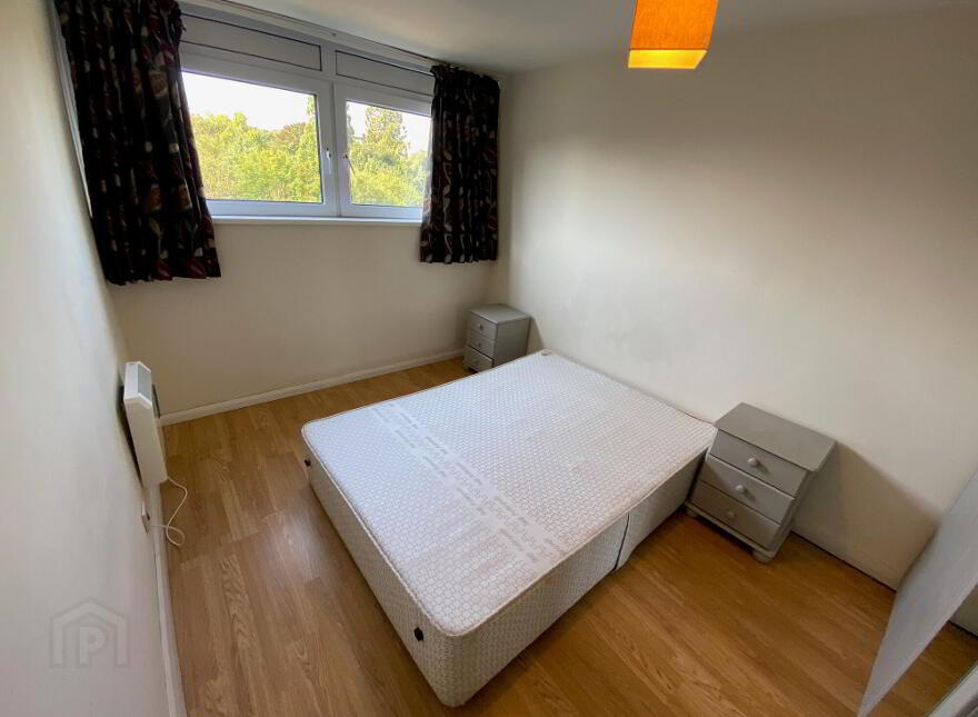 8d Ferndale House, Dunmurry, Belfast, BT17 9DB