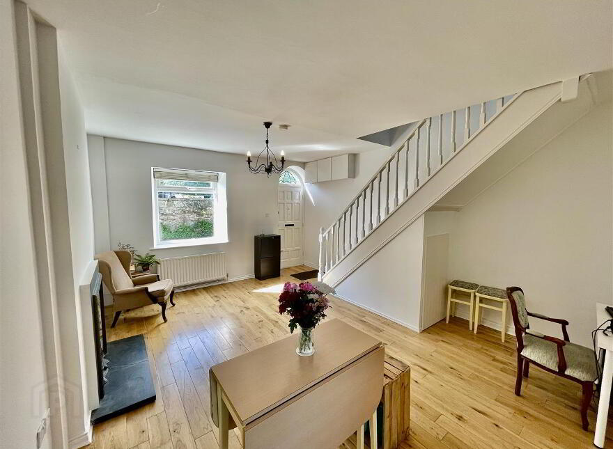 6 Frederick Place, Newtownards, BT23 4AW