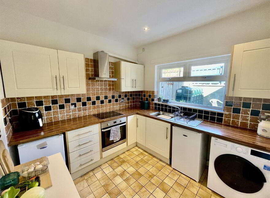 6 Frederick Place, Newtownards, BT23 4AW
