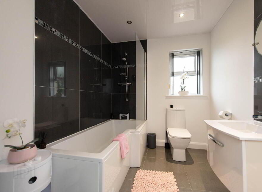 45 Loughshore Courtyard, Newtownabbey, BT37 0ZS