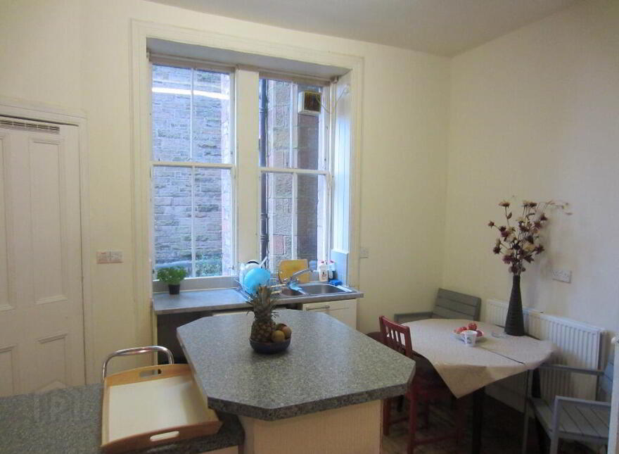 65 Montpelier Park, Bruntsfield, Edinburgh, EH10 4ND