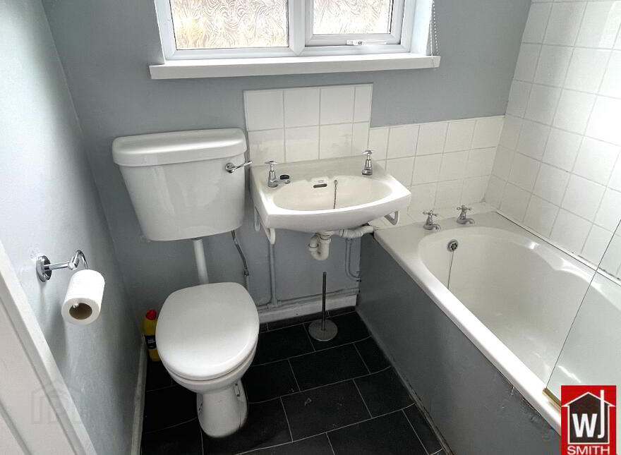 5 Alexander Park, Castlederg, BT81 7BS