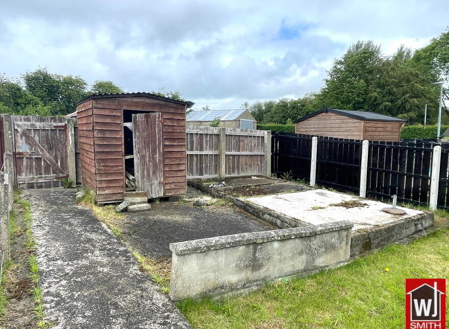 5 Alexander Park, Castlederg, BT81 7BS
