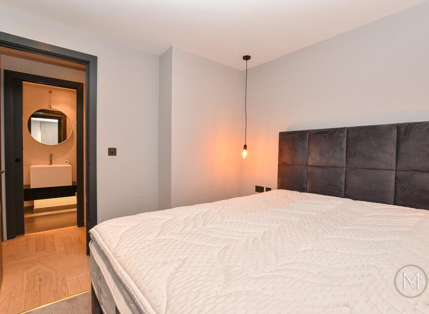 16 FX, 14 Montgomery Street, Belfast, BT1 4NX