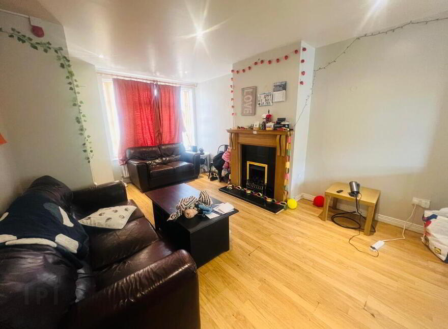27 The Cloisters, Belfast, BT7 1GD