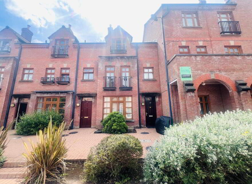 27 The Cloisters, Belfast, BT7 1GD
