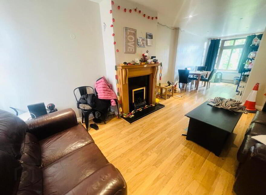 27 The Cloisters, Belfast, BT7 1GD