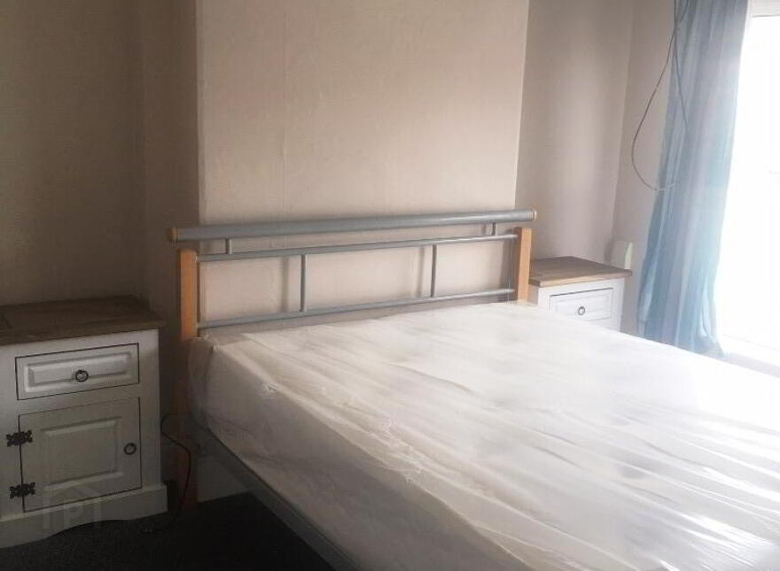 53 Ardenvohr Street, Belfast, BT6 8NB