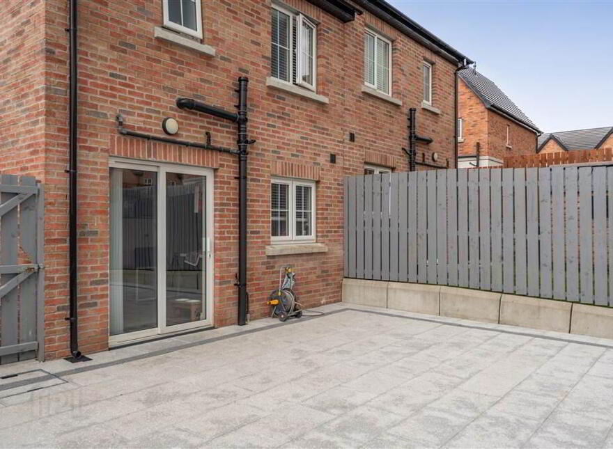 24 Ballyveigh Crescent, Antrim, BT41 2FL