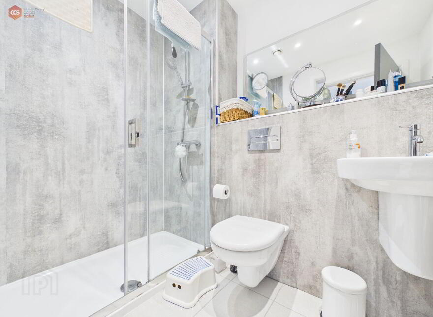 Apt 6 Dunluce View, 24 Dunluce Avenue, Portrush, BT56 8DW