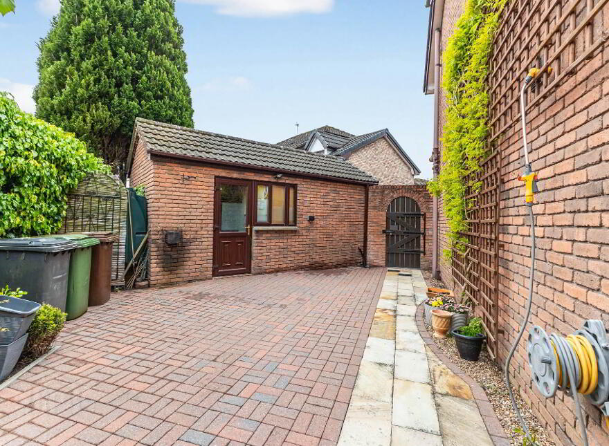 68 The Brambles, Lisburn, BT28 2XY