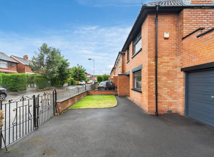 26 Pasadena Gardens, Belfast, BT5 6HU
