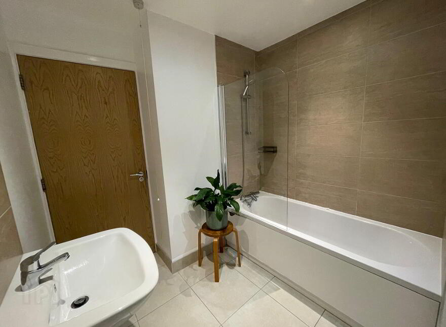 3b Ballyregan Road, Dundonald, Belfast, BT16 1HY