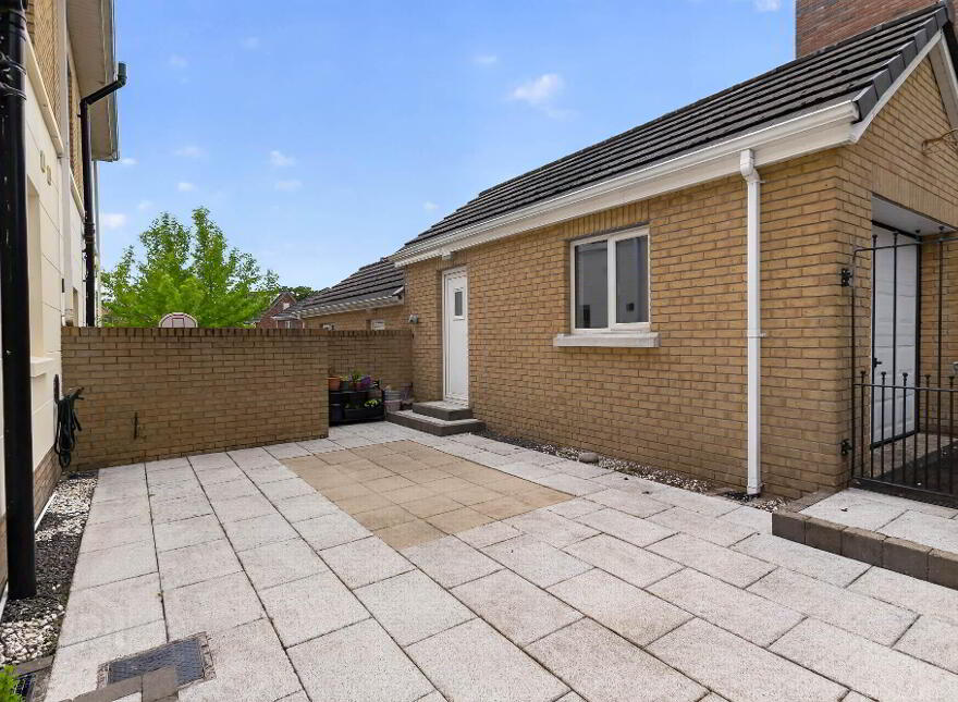 1 Holstein Hall, Lisburn, BT28 2RQ