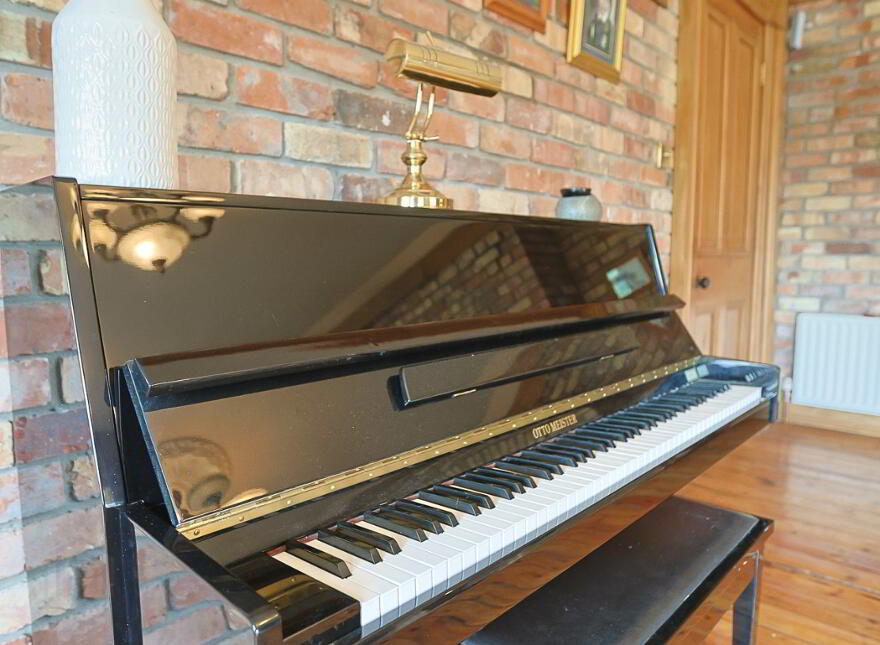 Russ Heak House, 17 Tullymacann Road, Tandragee, Craigavon, BT62 2DZ