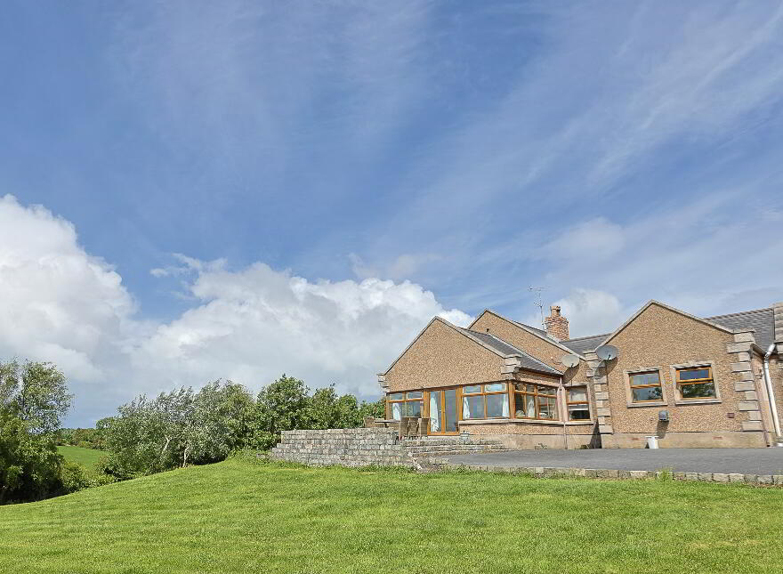 Russ Heak House, 17 Tullymacann Road, Tandragee, Craigavon, BT62 2DZ