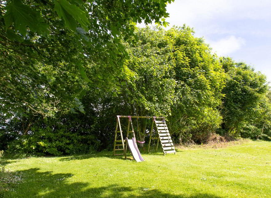 Russ Heak House, 17 Tullymacann Road, Tandragee, Craigavon, BT62 2DZ