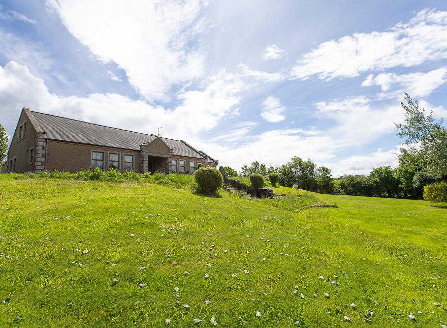 Russ Heak House, 17 Tullymacann Road, Tandragee, Craigavon, BT62 2DZ