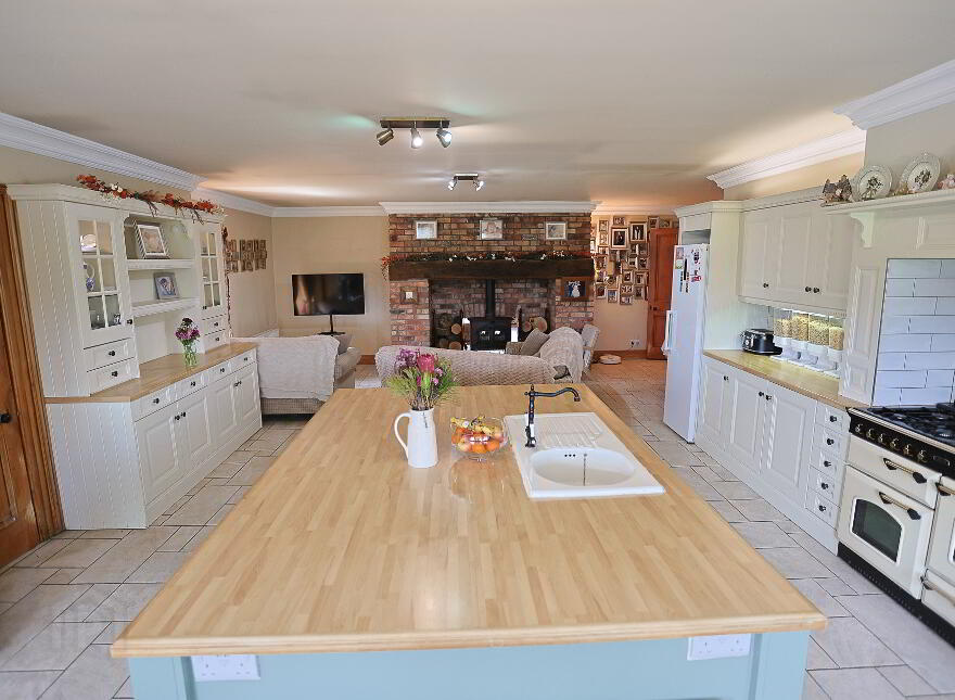 Russ Heak House, 17 Tullymacann Road, Tandragee, Craigavon, BT62 2DZ