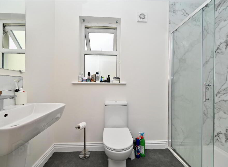 Apt 3, 61 Central Avenue, Bangor, BT20 3AU