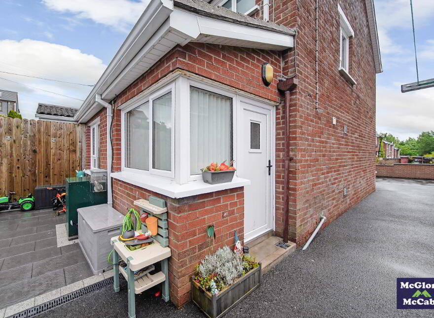 8 Kilowen, Coalisland, Dungannon, BT71 4NN