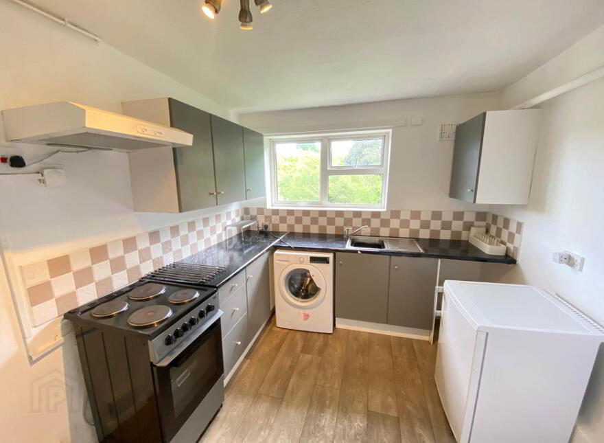 7f Ardcarn Park, Dundonald, Belfast, BT5 7RQ