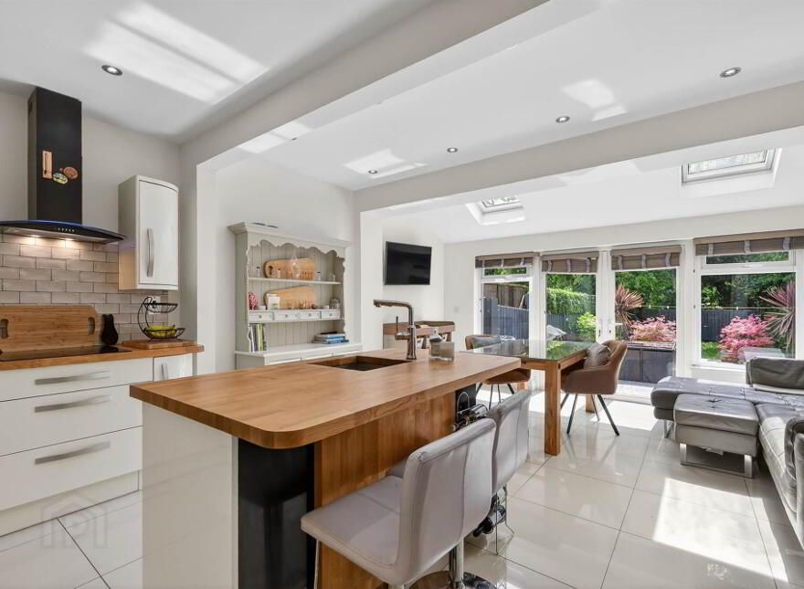 60 Upper Lisburn Road, Finaghy, Belfast, BT10 0AB
