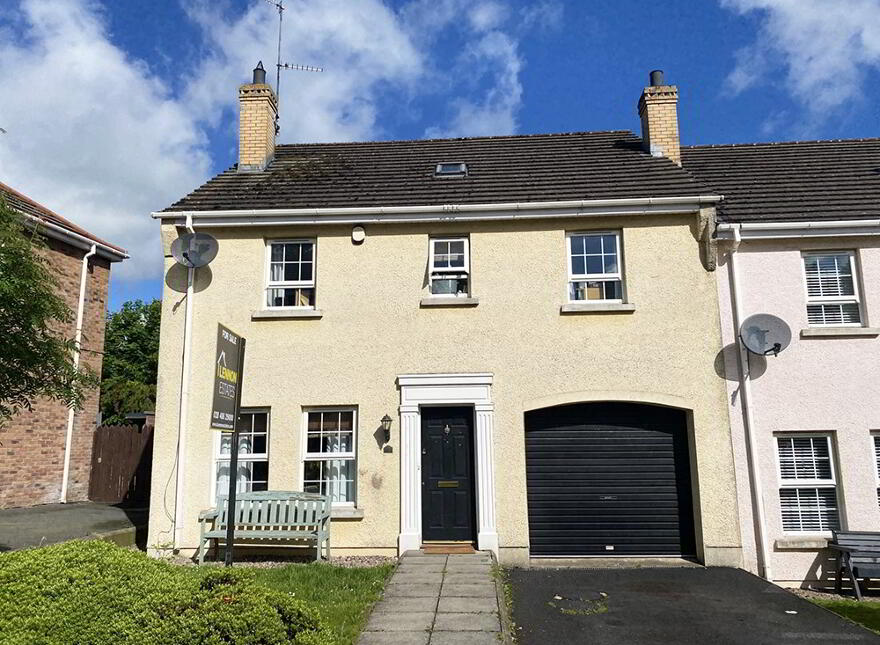 45 Bishopshill, Dromore, BT25 1FL
