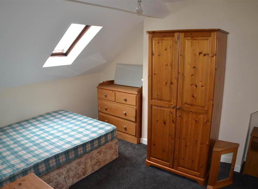 9 Lisburn Avenue, Belfast, BT9 7FX