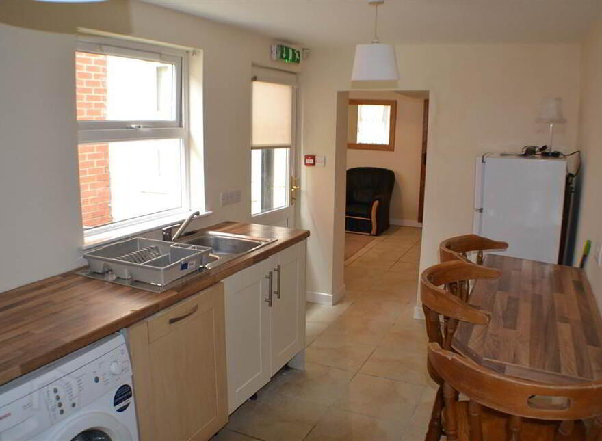 9 Lisburn Avenue, Belfast, BT9 7FX