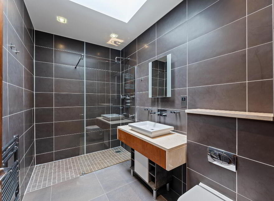 Pilot Point, 21 Clarendon Road, Belfast, BT1 3BG