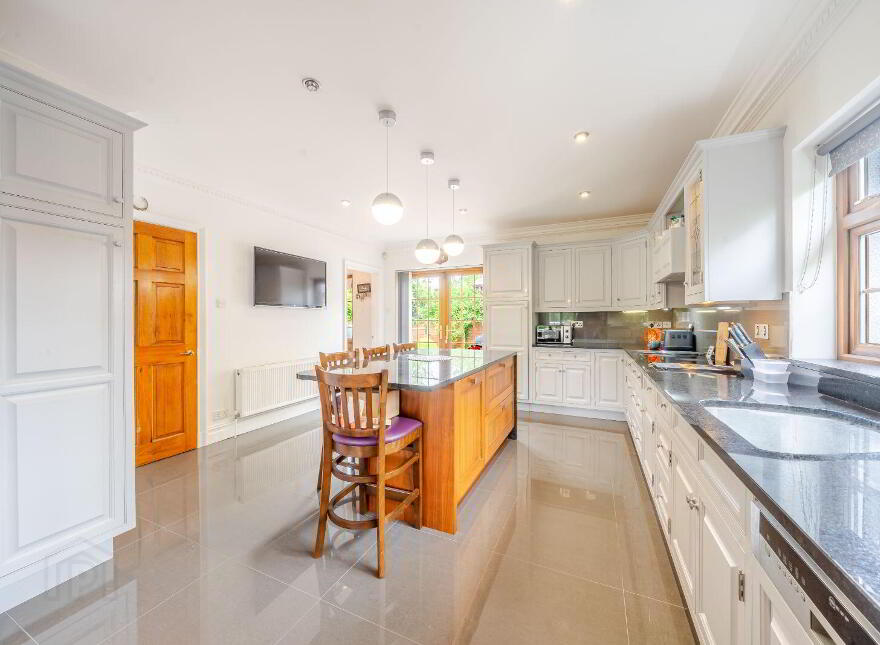 14 Westbury, Mayfield, Claremorris, F12A0E0