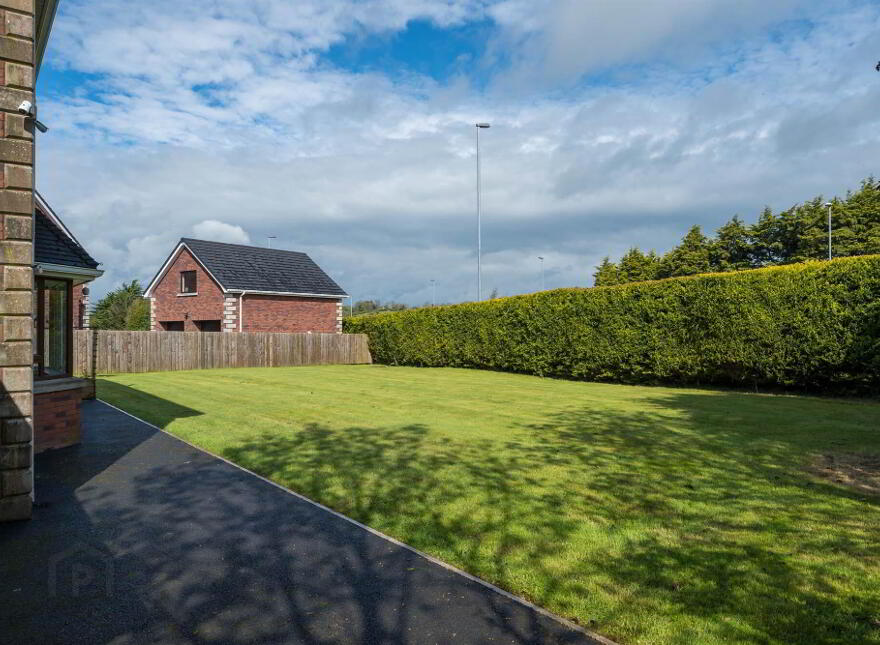 53 Hillsborough Road, Dromore, BT25 1QN