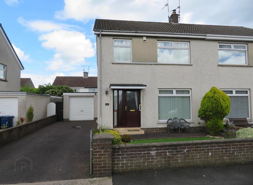 17 Woodford Park, Lurgan, BT66 7HA