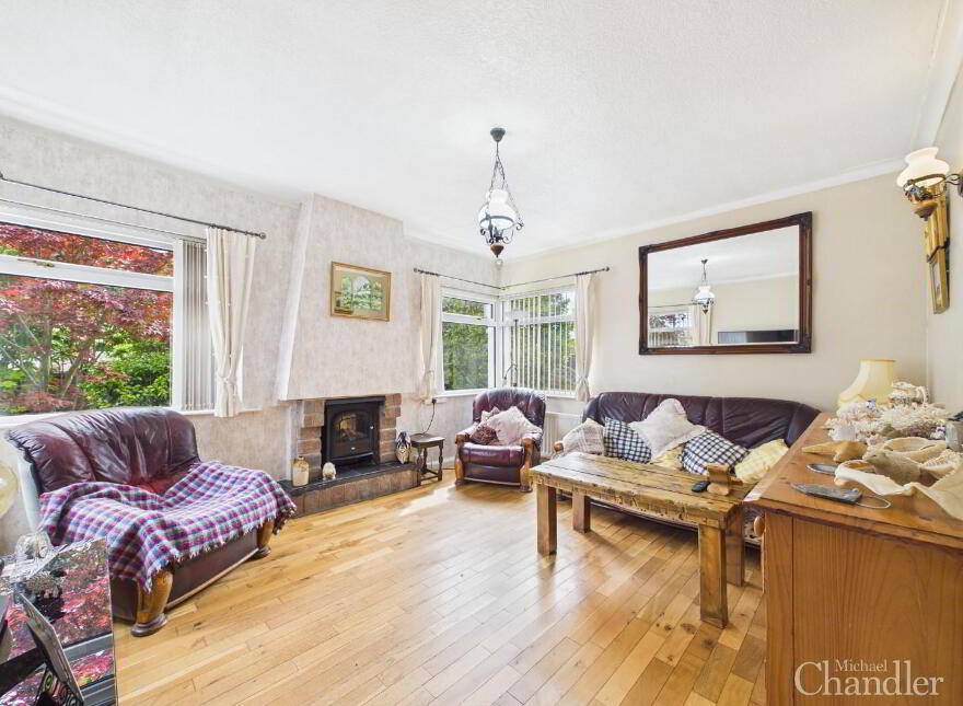 27 Hillsborough Road, Carryduff, Belfast, BT8 8HS
