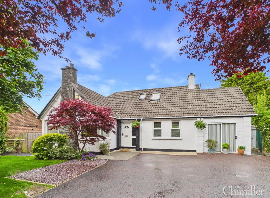 27 Hillsborough Road, Carryduff, Belfast, BT8 8HS