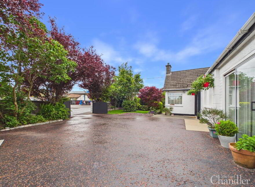 27 Hillsborough Road, Carryduff, Belfast, BT8 8HS