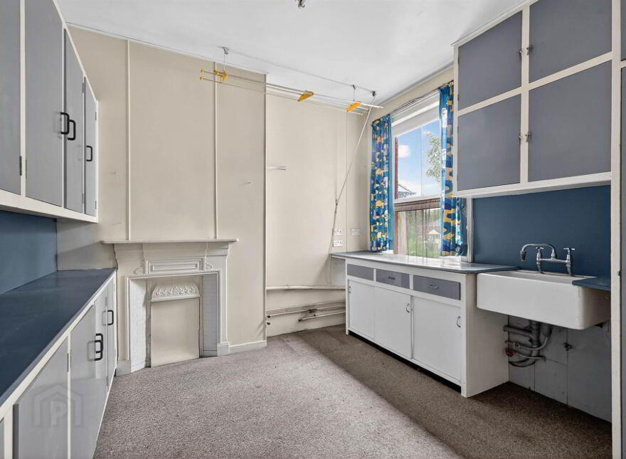 1 Deramore Park, Belfast, BT9 5JW