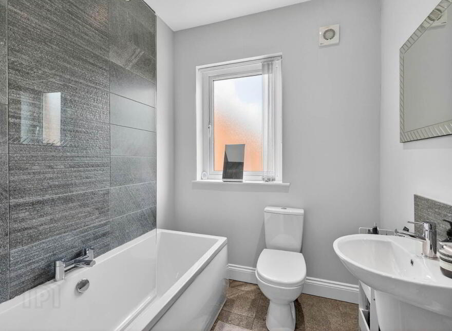 36 Wyncroft Crescent, Lisburn, BT28 2AT