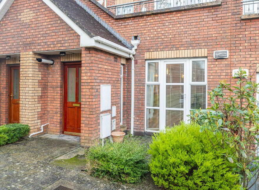 54 Boroimhe Blackthorn, Swords, K67ER82