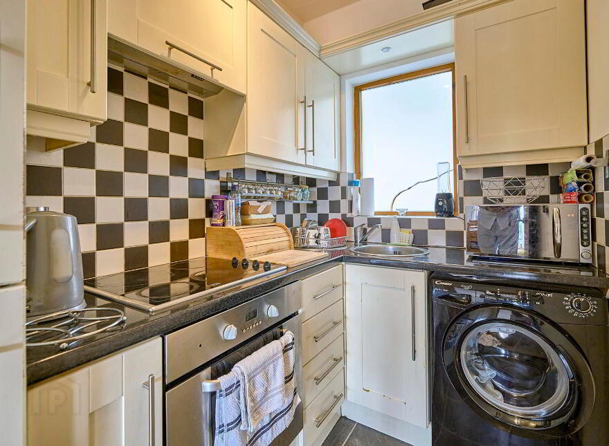 24d Shaftesbury Road, Bangor, BT20 3GD