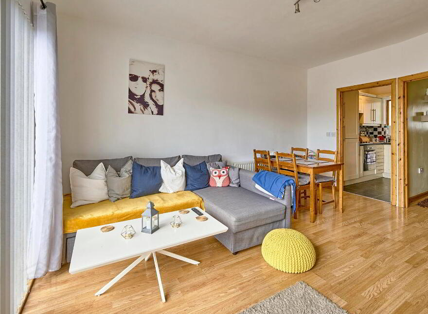 24d Shaftesbury Road, Bangor, BT20 3GD