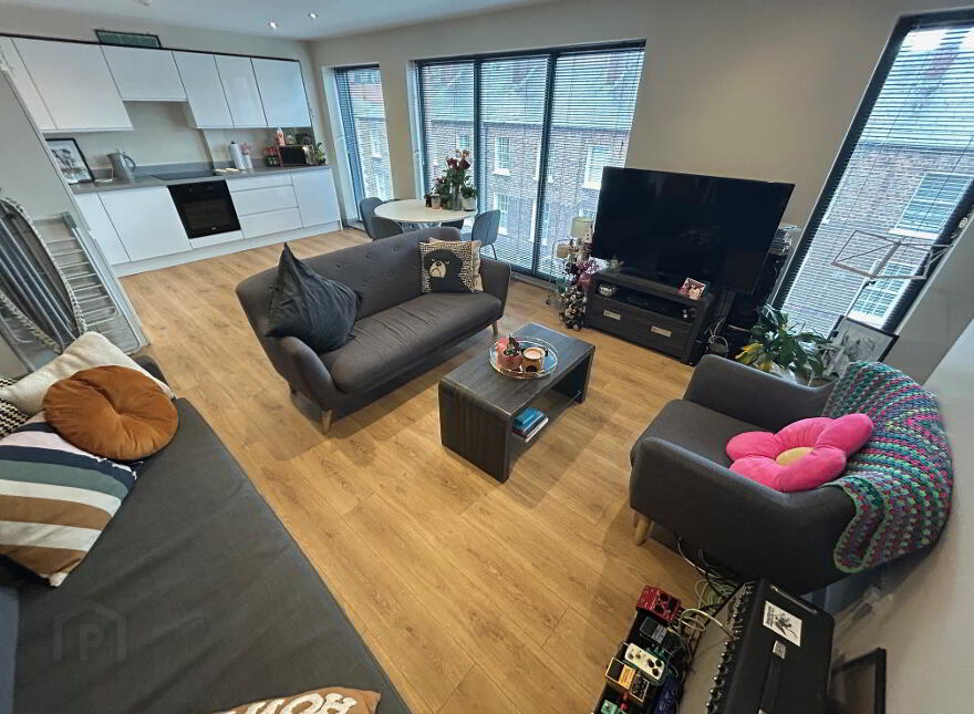 Apt 12, 1 Sussex Place, Belfast, BT2 8AL