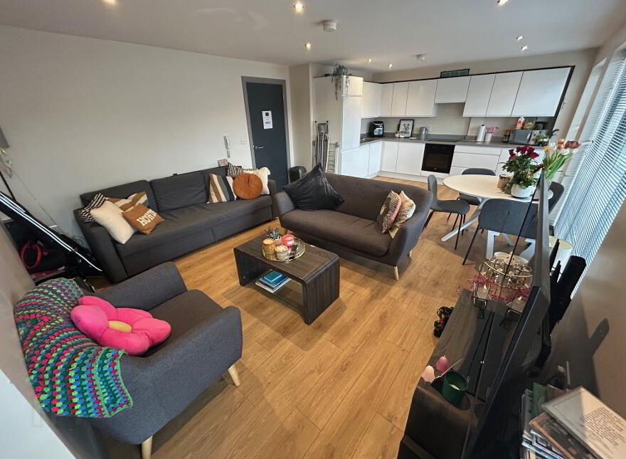 Apt 12, 1 Sussex Place, Belfast, BT2 8AL
