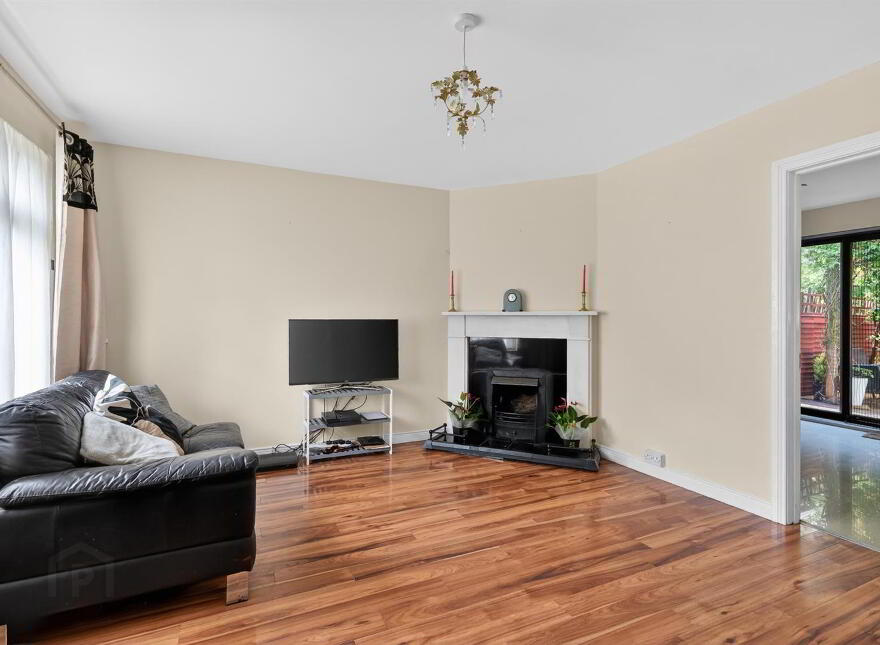 4 Richmond Mews, Belfast, BT10 0PB