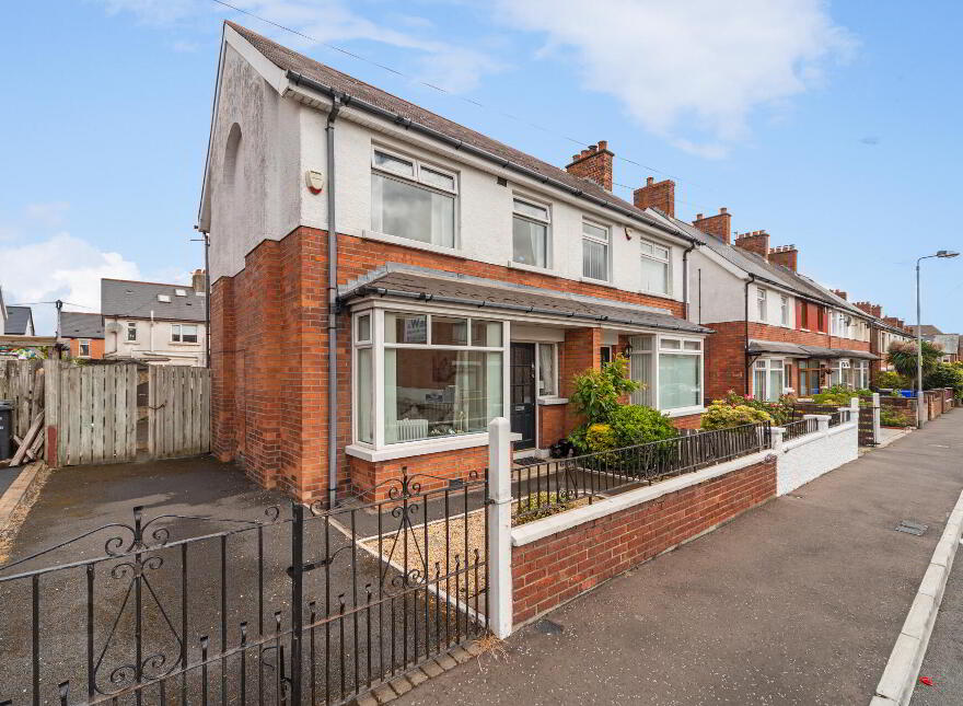 74 Loopland Park, Belfast, BT6 9DZ