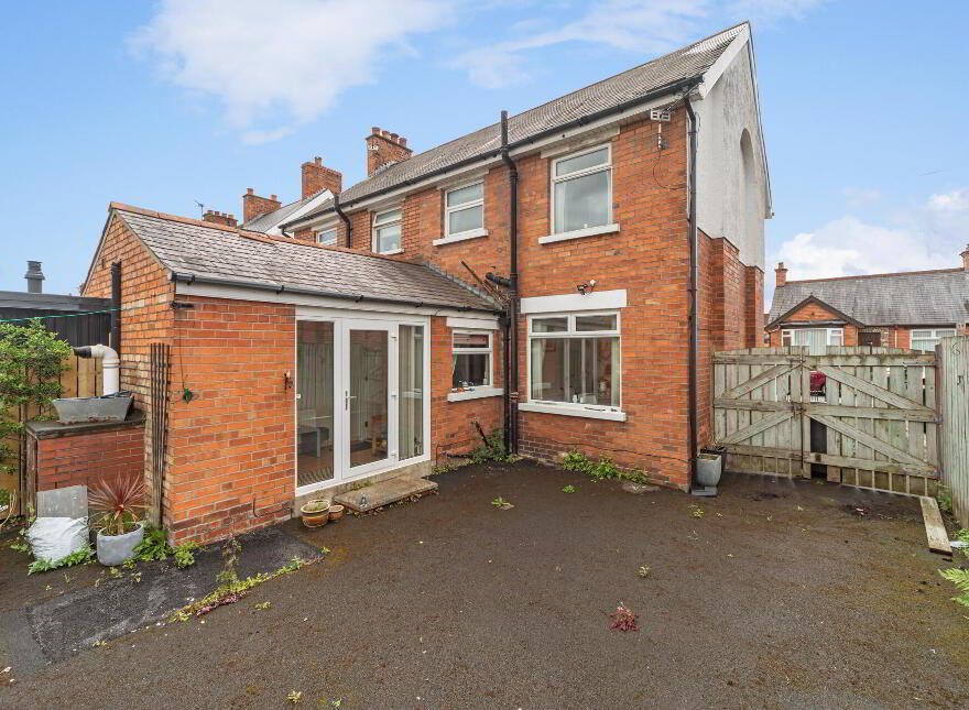 74 Loopland Park, Belfast, BT6 9DZ